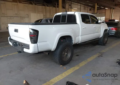 2017 Toyota Tacoma Sr5 V6 z USA, uszkodzony, nr VIN 3TMDZ5BNXHM017510